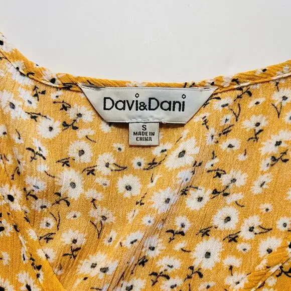 Davi & Dani Floral Print Short Sleeve Flare Dress Size S Small Yellow Multi - Picture 3 of 7